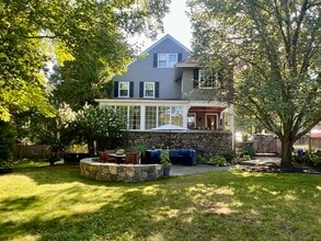 Building Photo - 211 Forest St