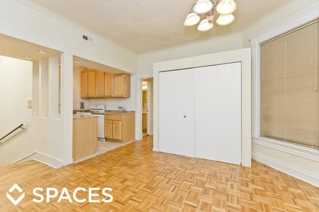 Building Photo - 3 bedroom in Chicago IL 60614
