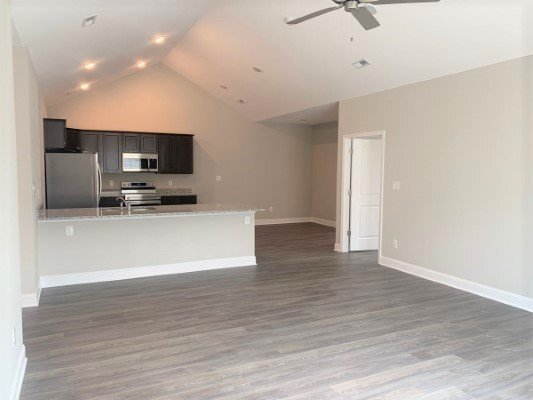 Building Photo - Coming Soon!  2bd/2ba Corner unit in Harpe...