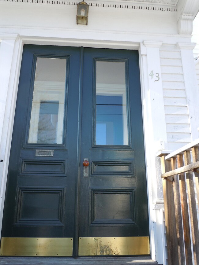 Building Photo - 43 Fessenden St