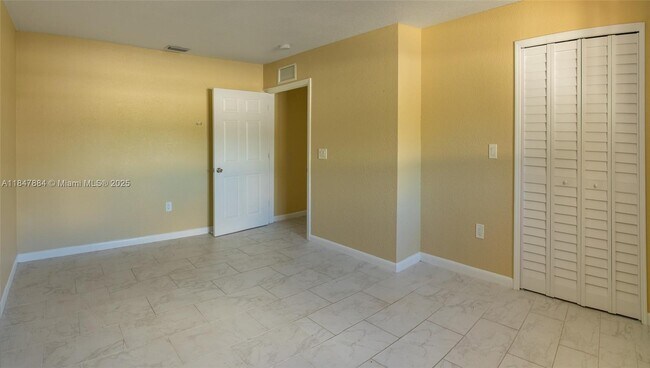 Foto del edificio - 8846 SW 25th St