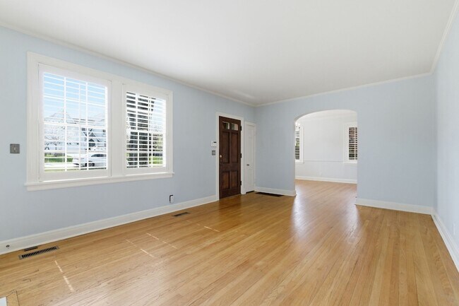 Foto del edificio - 1002 Sutton Hill Rd
