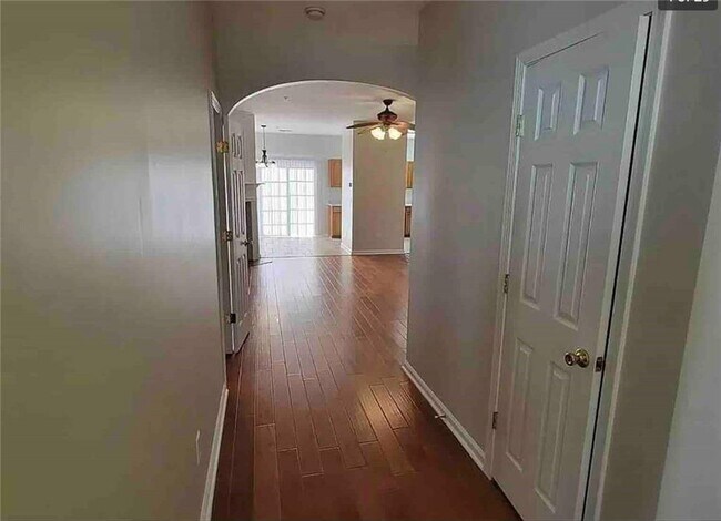 Building Photo - 255 Azalea Cir