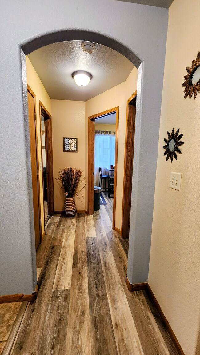 Building Photo - 371 Cardinal Ave