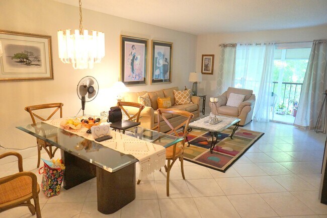 Foto del edificio - 7286 Huntington Ln