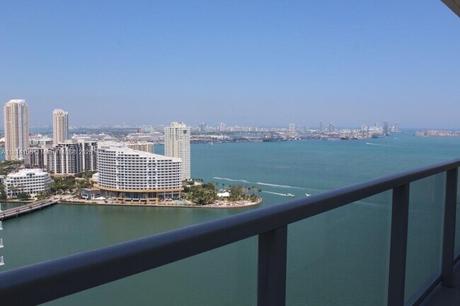 Building Photo - 1155 Brickell Bay Dr