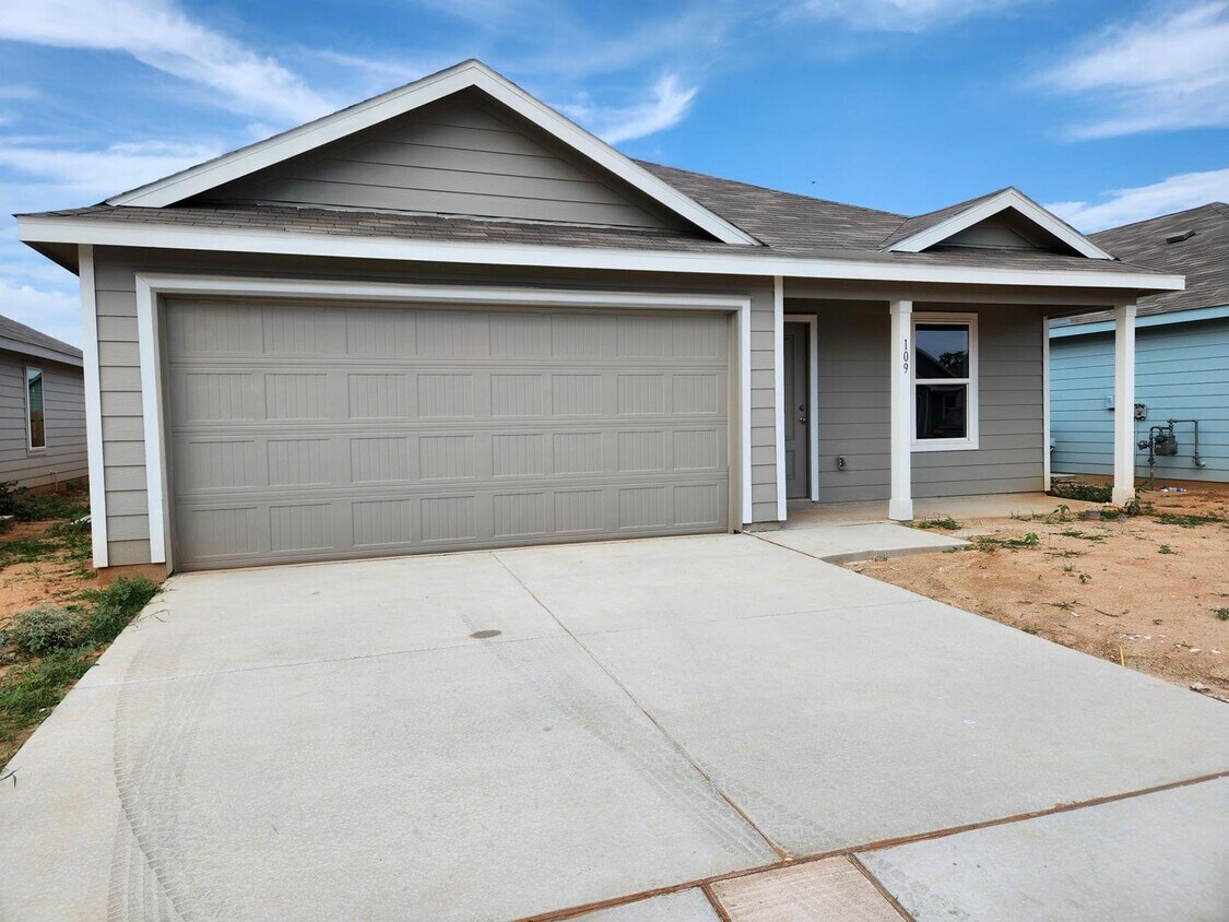 Foto principal - FOR LEASE!! NEW CONSTRUCTION!!!