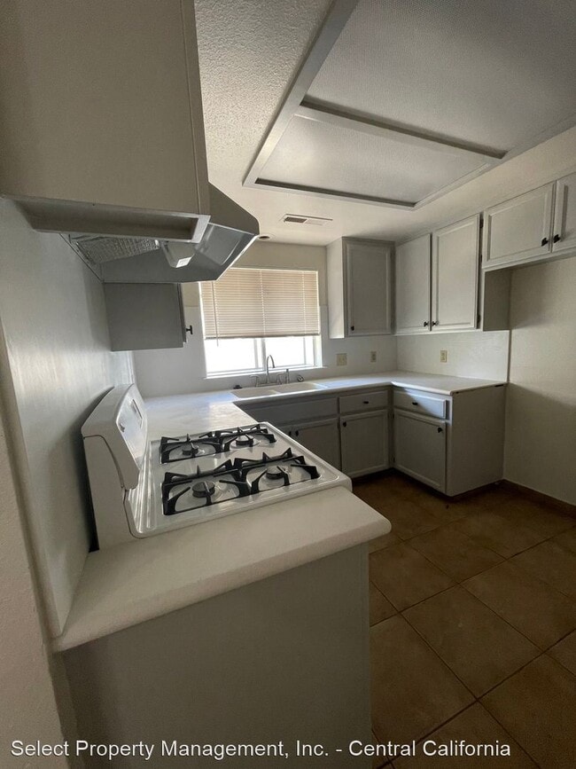 Building Photo - 3 br, 2 bath House - 266 Odessa Way