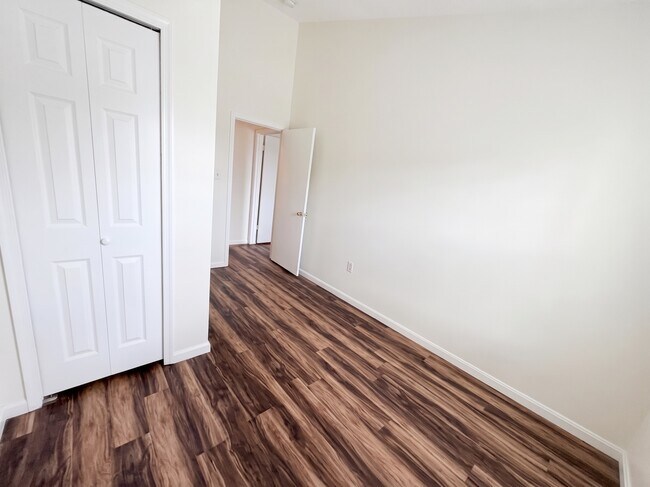 Building Photo - 853 Saint Michaels Dr