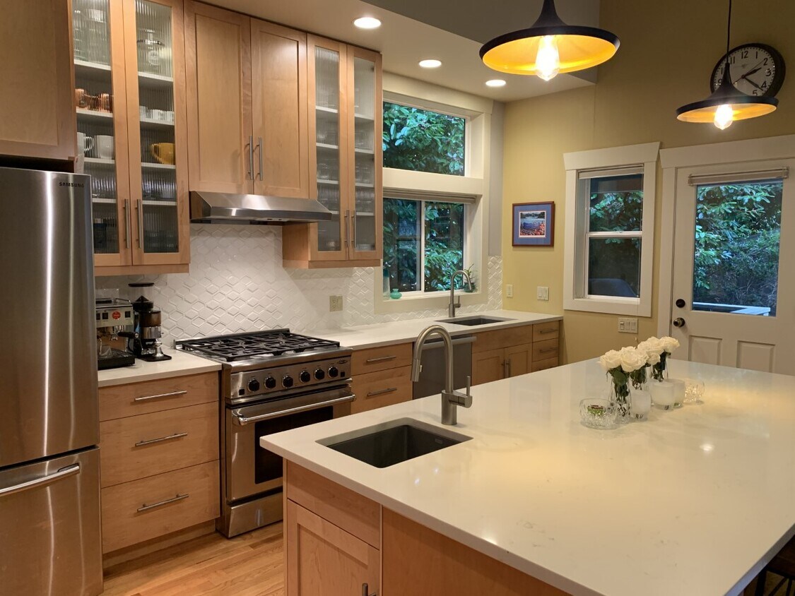 Foto principal - 8720 Golden Gardens Dr NW