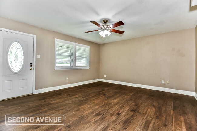 Building Photo - 2204 Carywood Dr