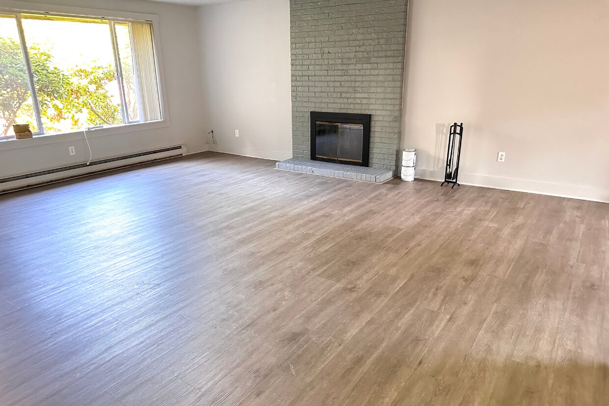 Photo - 14507 NE 7Th  PL-3