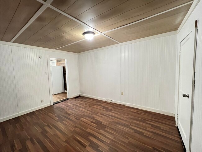 Building Photo - 321 N 11th St