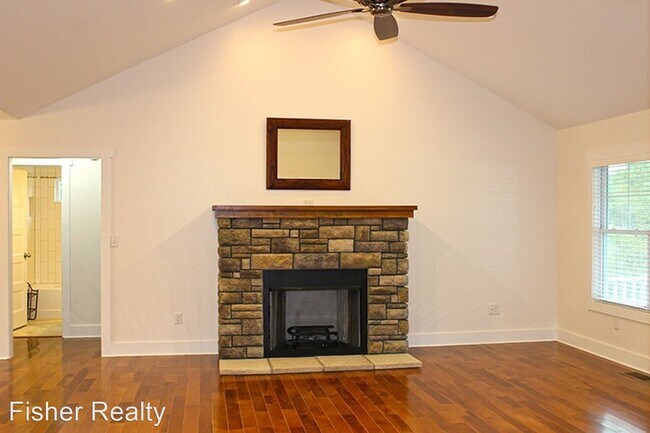 Building Photo - 3 br, 2 bath House - 230 Crystal Heights