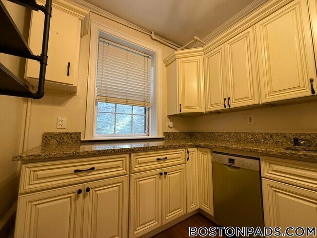 Foto del edificio - 1253 Beacon St