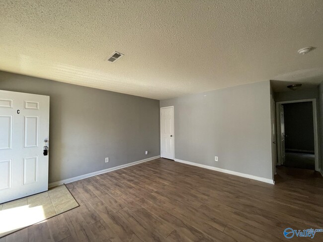 Building Photo - 4514 Bonnell Dr NW