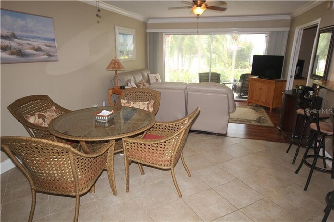 Foto del edificio - 1136 W Peppertree Ln