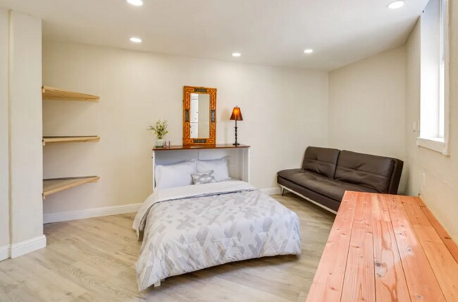 Building Photo - 150 Paseo Bonito Ln