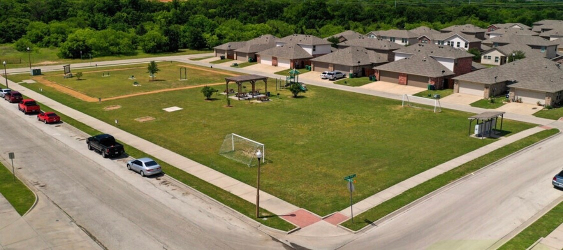 Building Photo - 3301 Wagon Trail Dr