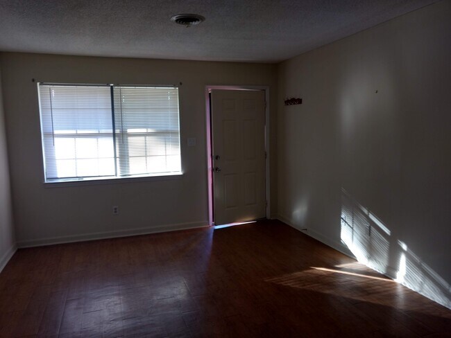 Foto del edificio - 2480 Andrew Dr NW