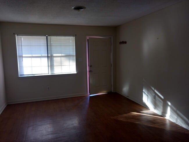 Building Photo - 2480 Andrew Dr NW