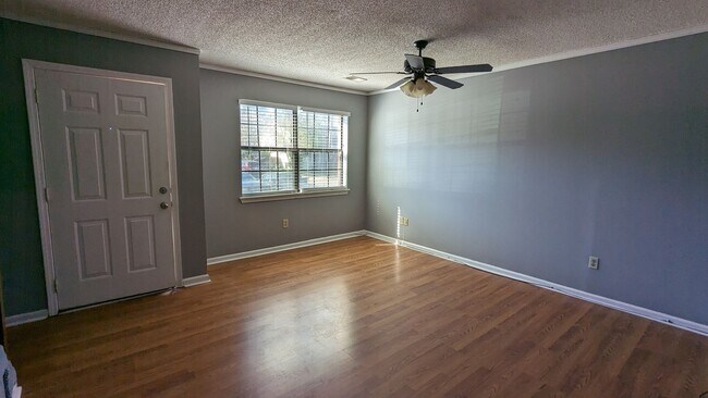 Foto del edificio - 2BR Townhouse in Grayson Valley, Newly Ren...