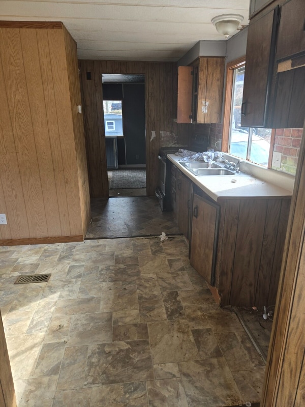 Building Photo - 1075 Sweeten Creek Rd