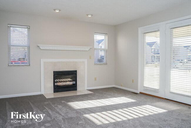 Building Photo - 4244 Mallard Dr