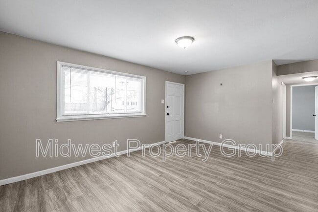 Building Photo - 1421 Vero Dr