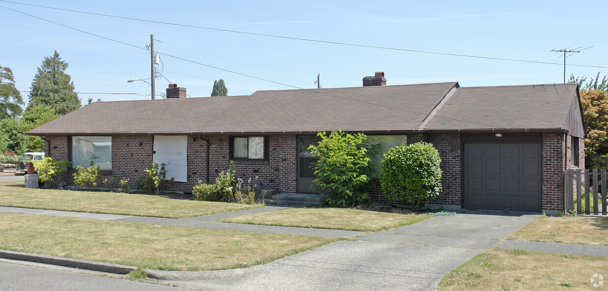 Primary Photo - 1115 N Monroe St