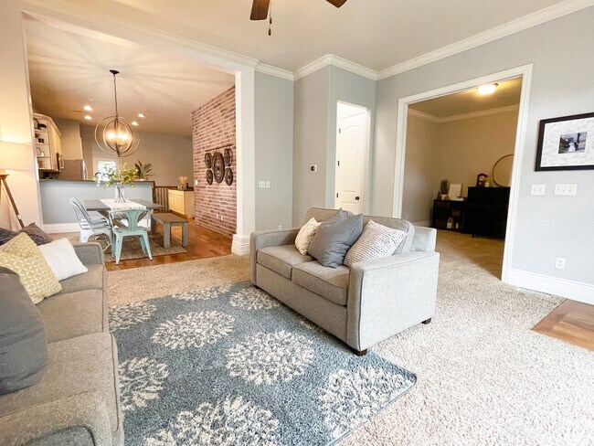 Family Room - 11094 S Topview Rd