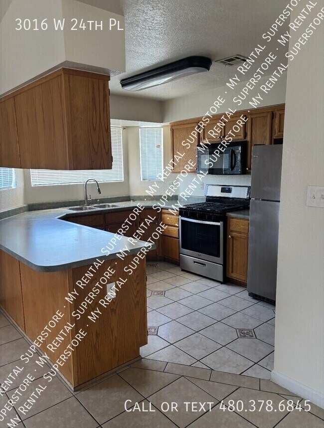 Foto del edificio - 3016 W 24th Pl