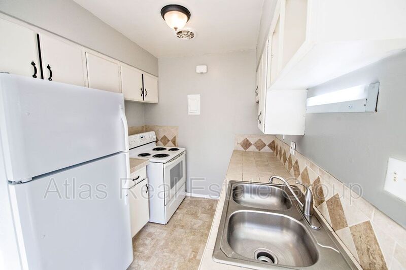 Primary Photo - 5954 S Datura St