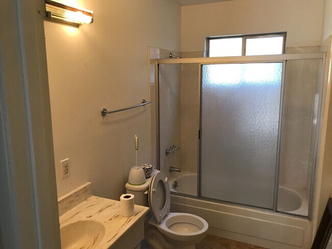 Building Photo - *LONG TERM RENTAL* Unfurnished