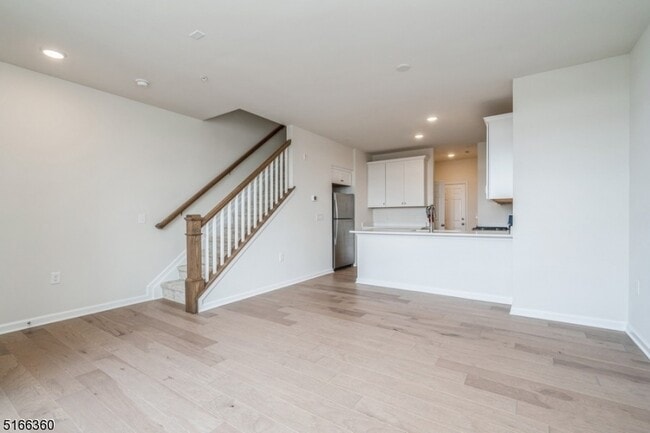 Building Photo - 43 S Davenport St
