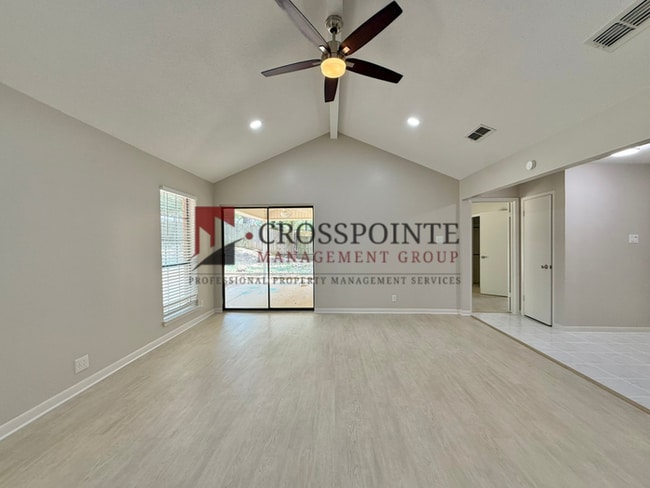 Building Photo - Tour Today! 3 Bedroom, 2 Bathroom Home!