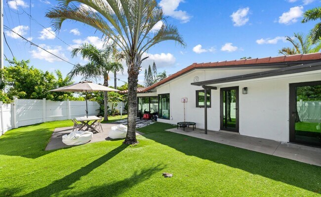 Foto del edificio - 2601 NE 8th Ct