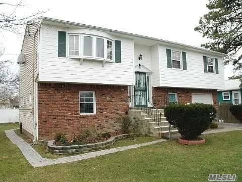 Primary Photo - 4 Spruce Rd