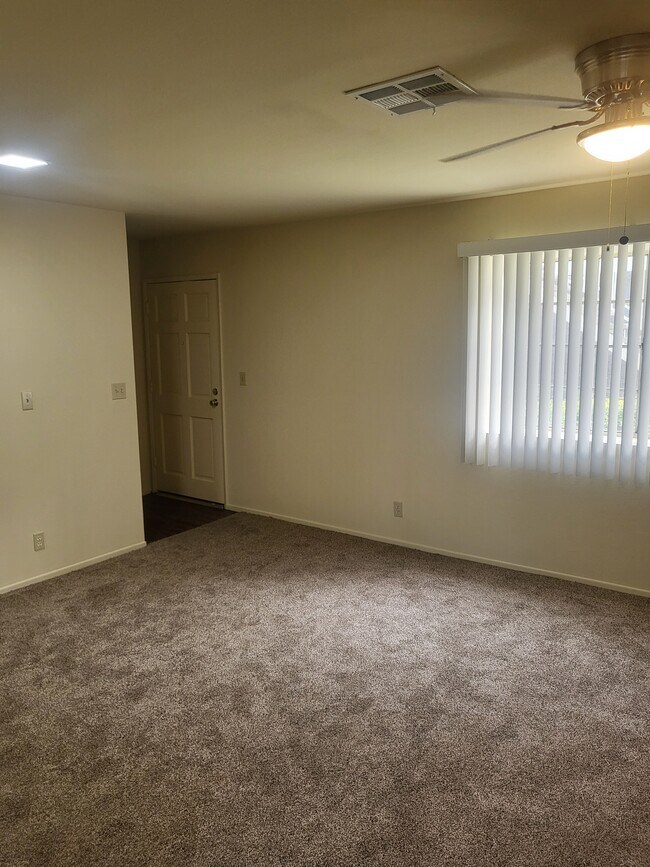 Foto del edificio - 7052 Newlin Ave