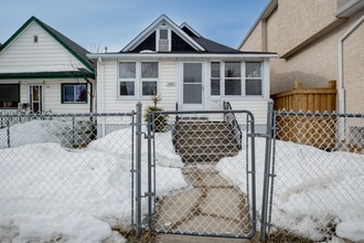 Building Photo - 1242 Pritchard Ave