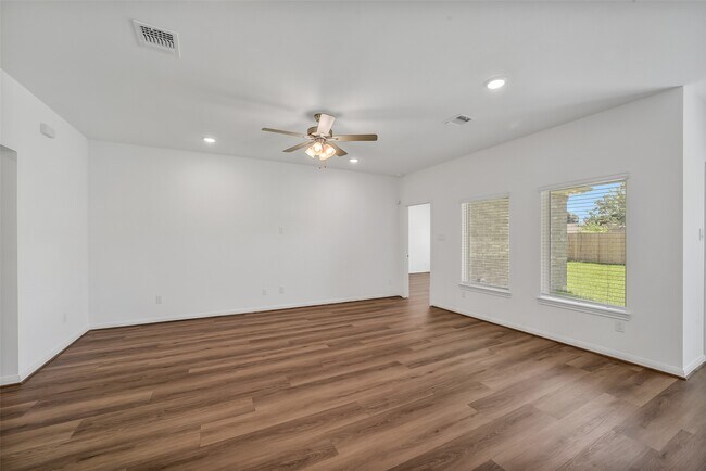 Foto del edificio - 13614 Pine Dr