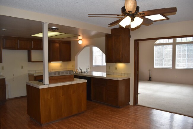 Foto del edificio - Single Story 3 Bed 2 Bath Home in Poway- S...