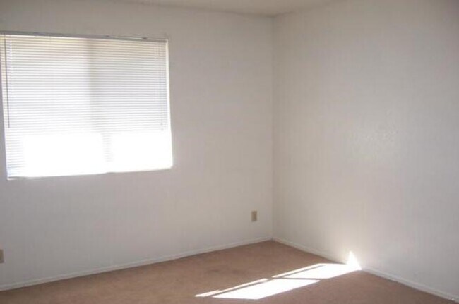 Building Photo - 6606 La Buena Tierra Ave