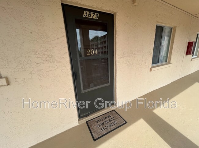 Building Photo - 3879 Lake Bayshore Dr