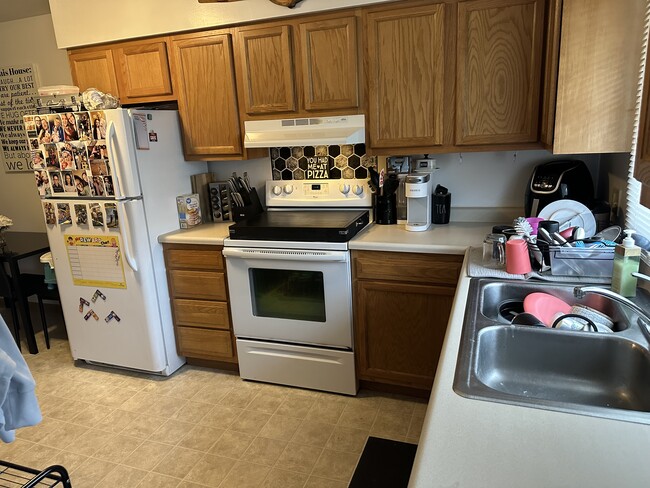 Building Photo - 520 Terrace Dr