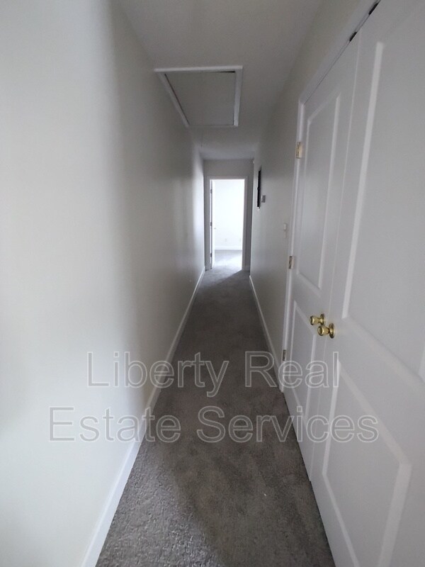 Building Photo - 1113 Kelly Dr