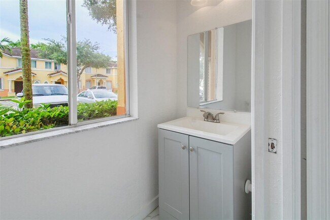 Foto del edificio - 1543 SE 24th Ct