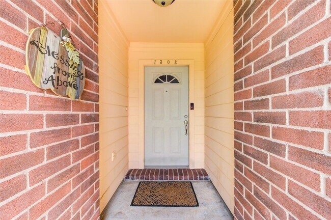 Foto del edificio - 7302 Greenwood Point Dr