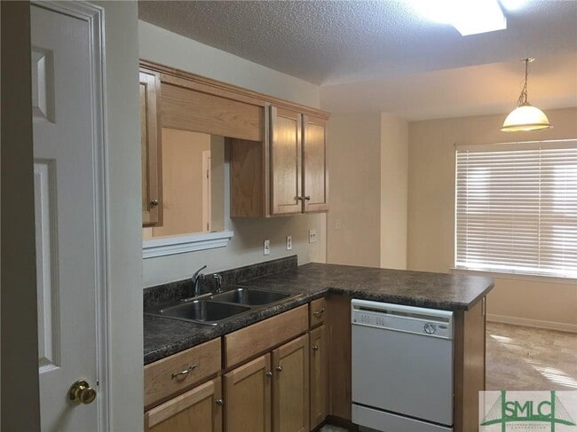 Building Photo - 144 Aquinnah Dr