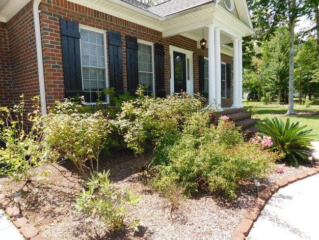 Foto del edificio - 300 Taliaferro Ln